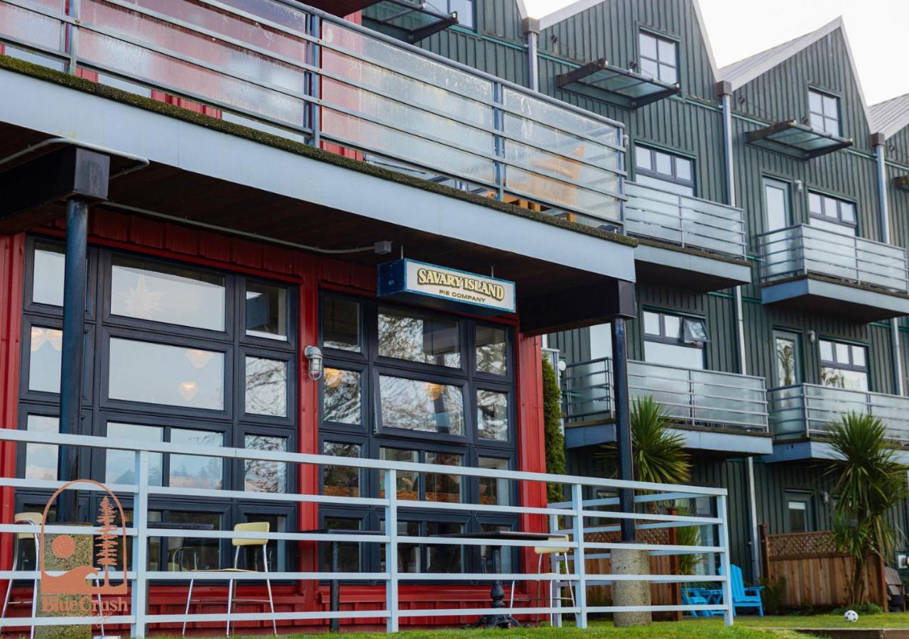 Wave Haven Waterfront Condo Hotel Тофино Экстерьер фото